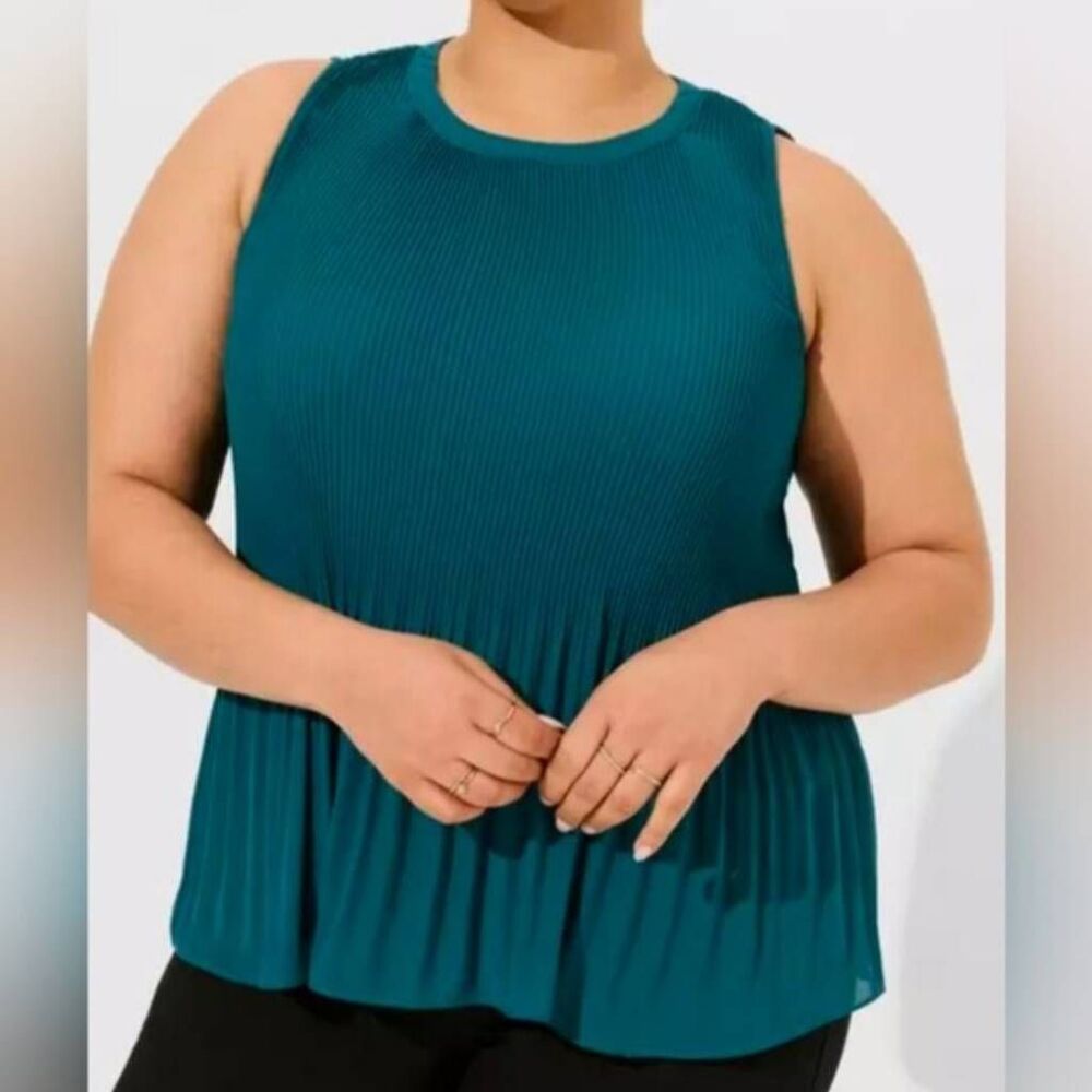 NWT Torrid Georgette Pleated Tank Top